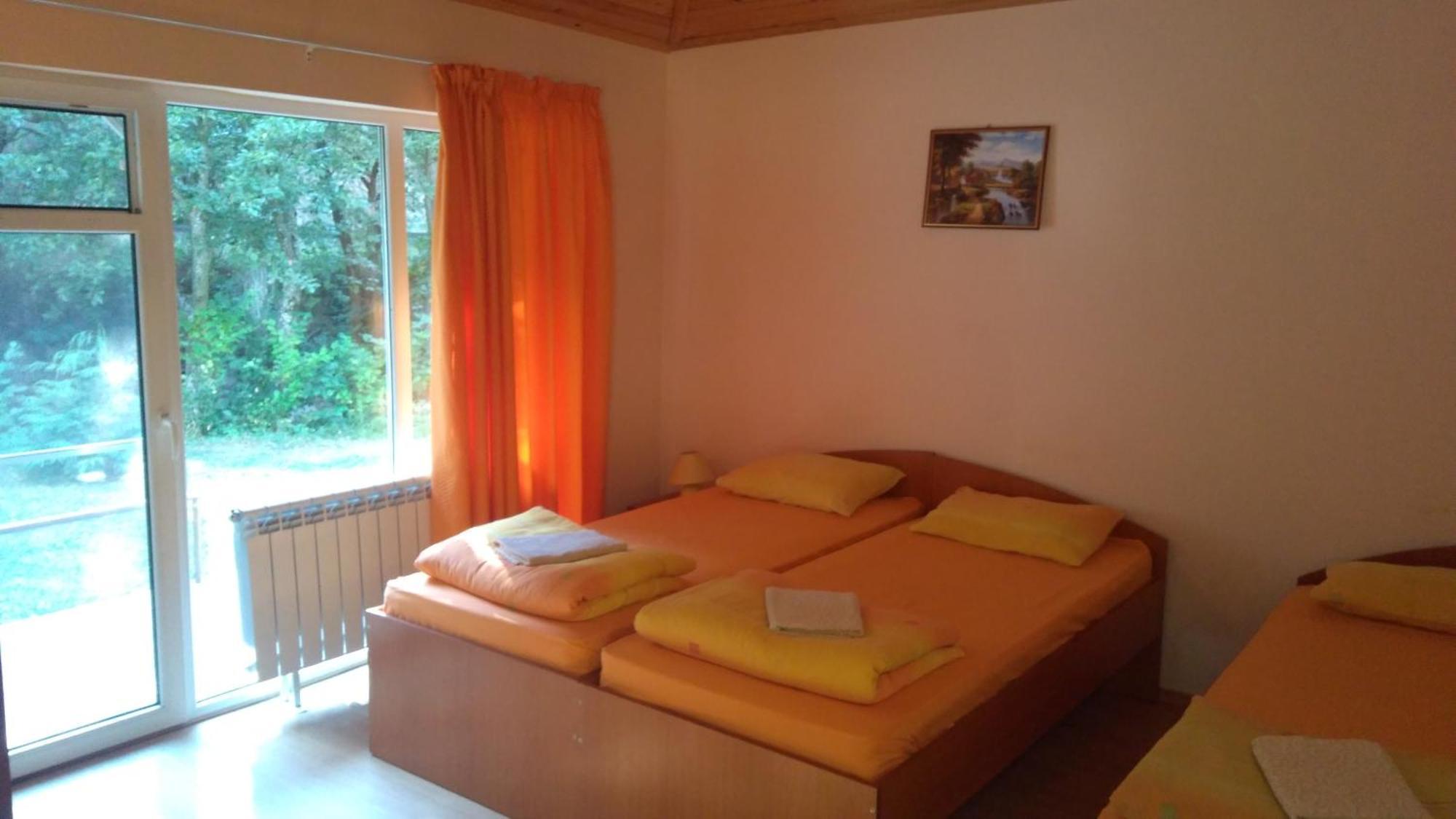 Hotel Valdis Pastra Quarto foto